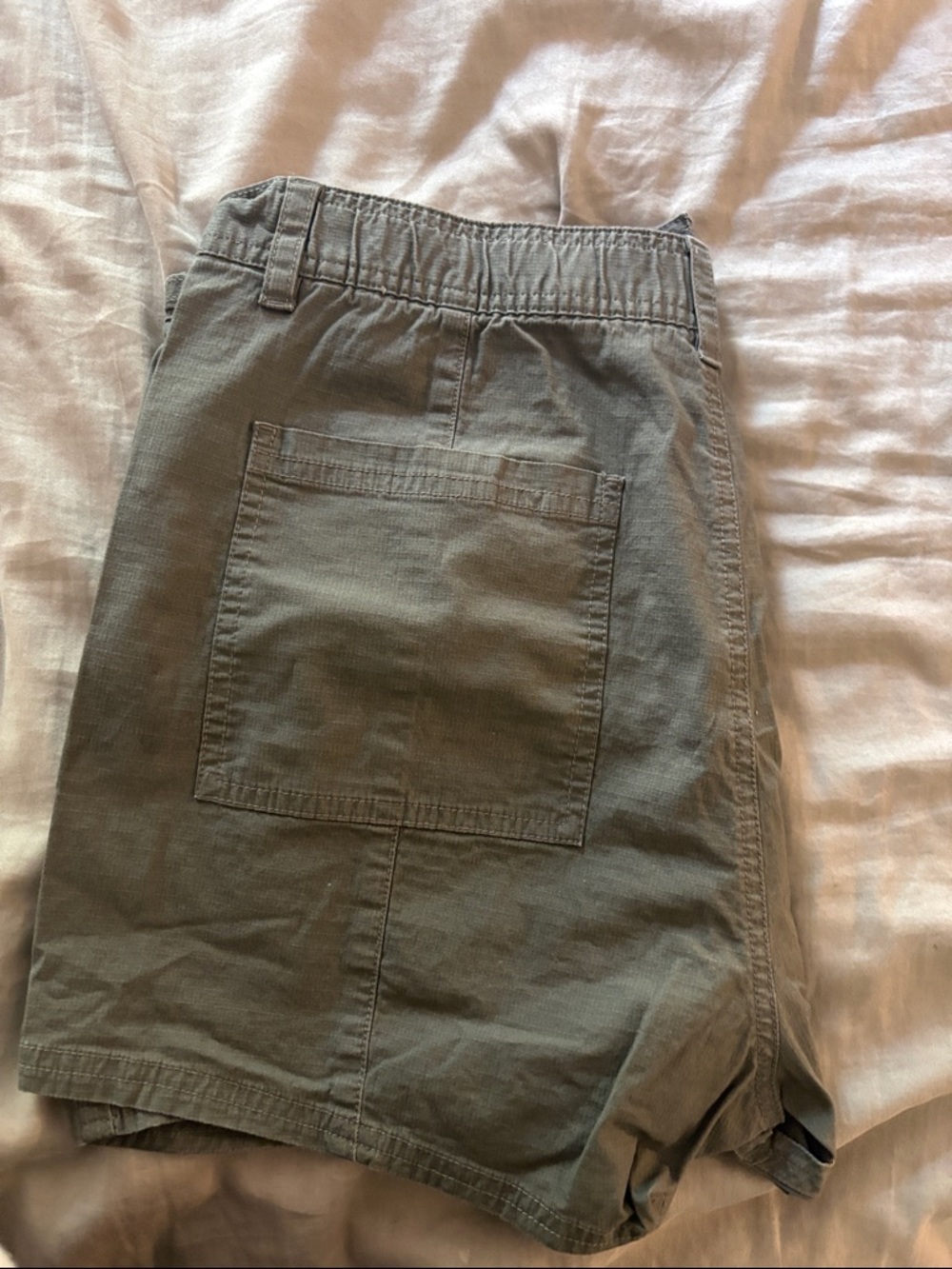 Vuori Women’s Olive Green Cargo Shorts with Button Flap Pockets - Picture 3 of 5